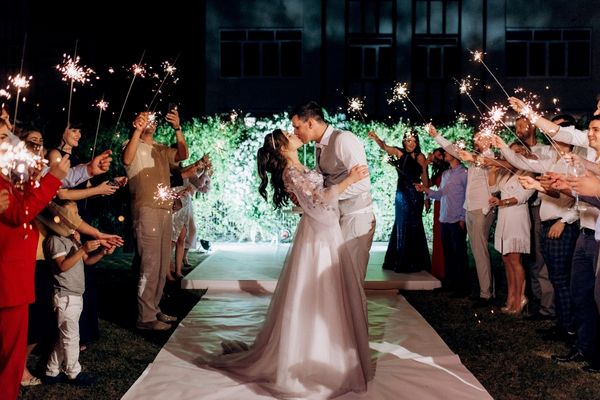 Appropriate wedding guest dresses - Dos and Don'ts